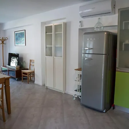 N228 - Numana, Quadrilocale Ristrutturato Con Giardino נומאנה