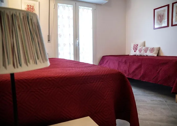 Appartamento N228 - Numana, Quadrilocale Ristrutturato Con Giardino Numana