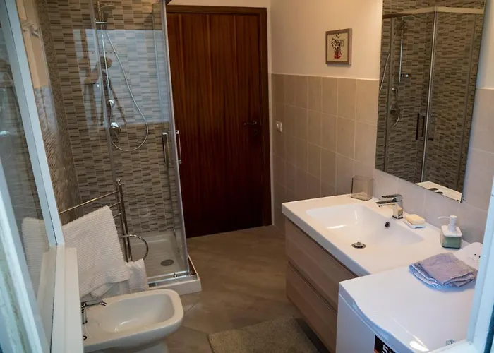 N228 - Numana, Quadrilocale Ristrutturato Con Giardino Numana